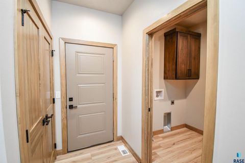 Single Family Residence in Sioux Falls SD 1709 E Wallin Cir Circle 30.jpg