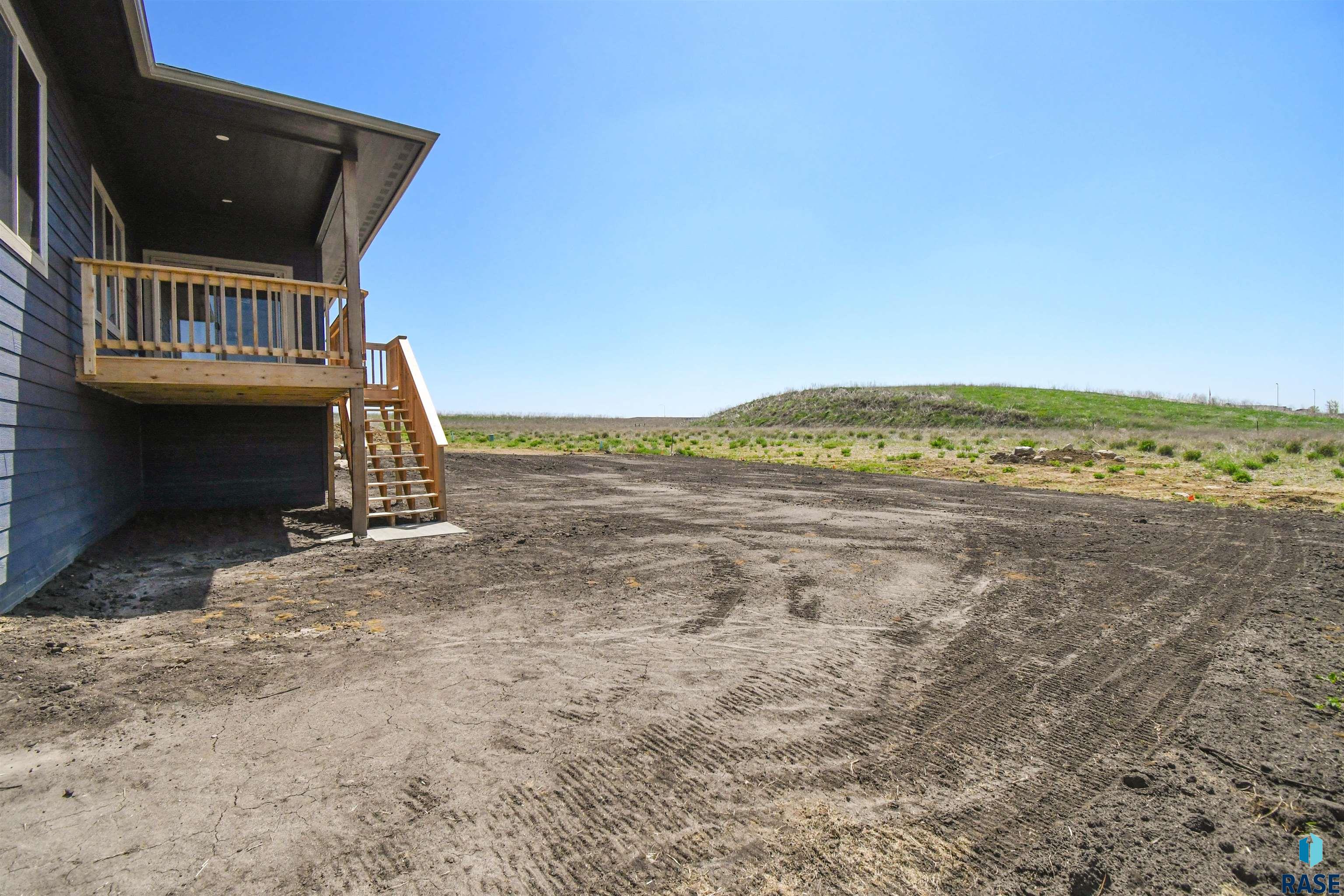 Single Family Residence in Sioux Falls SD 1709 E Wallin Cir Circle 54.jpg