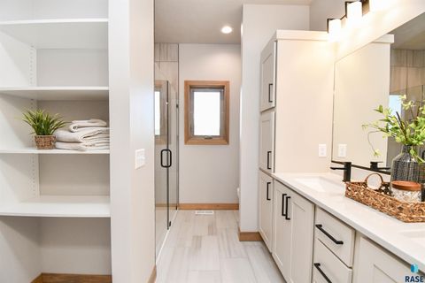 Single Family Residence in Sioux Falls SD 1709 E Wallin Cir Circle 26.jpg
