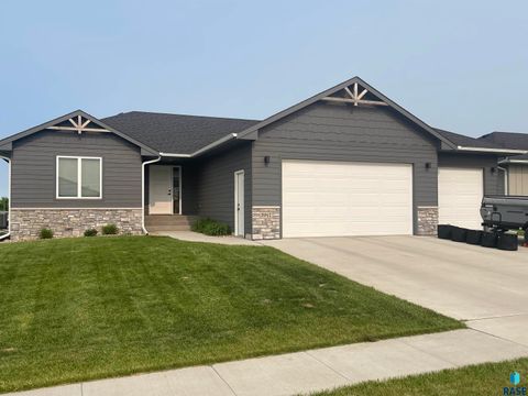 Single Family Residence in Sioux Falls SD 3917 S Catcher Ct Court.jpg