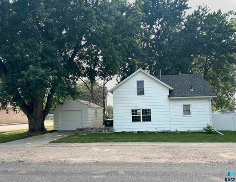 Single Family Residence in Beaver Creek MN 111 3rd St Street.jpg