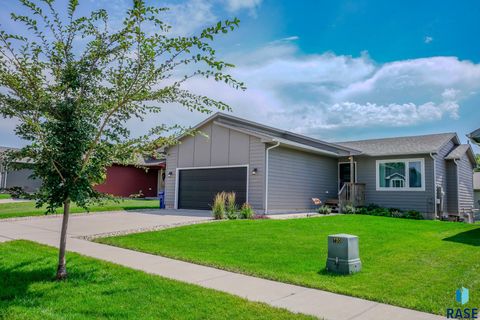 Single Family Residence in Sioux Falls SD 6617 W Amber St Street.jpg