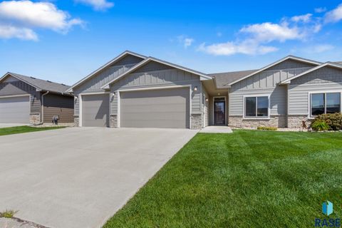 Townhouse in Sioux Falls SD 2730 E Meadowside Pl Place.jpg