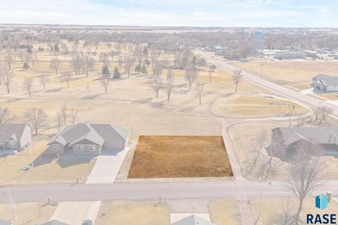  in Hartford SD 505 Par Tee Dr Drive.jpg