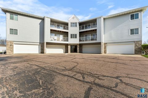 Condominium in Sioux Falls SD 4601 S Oxbow Ave Avenue #301.jpg