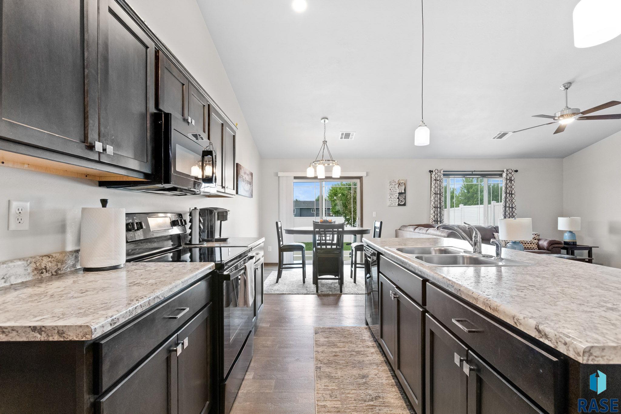 Townhouse in Sioux Falls SD 6702 W Gresford Pl Place 5.jpg