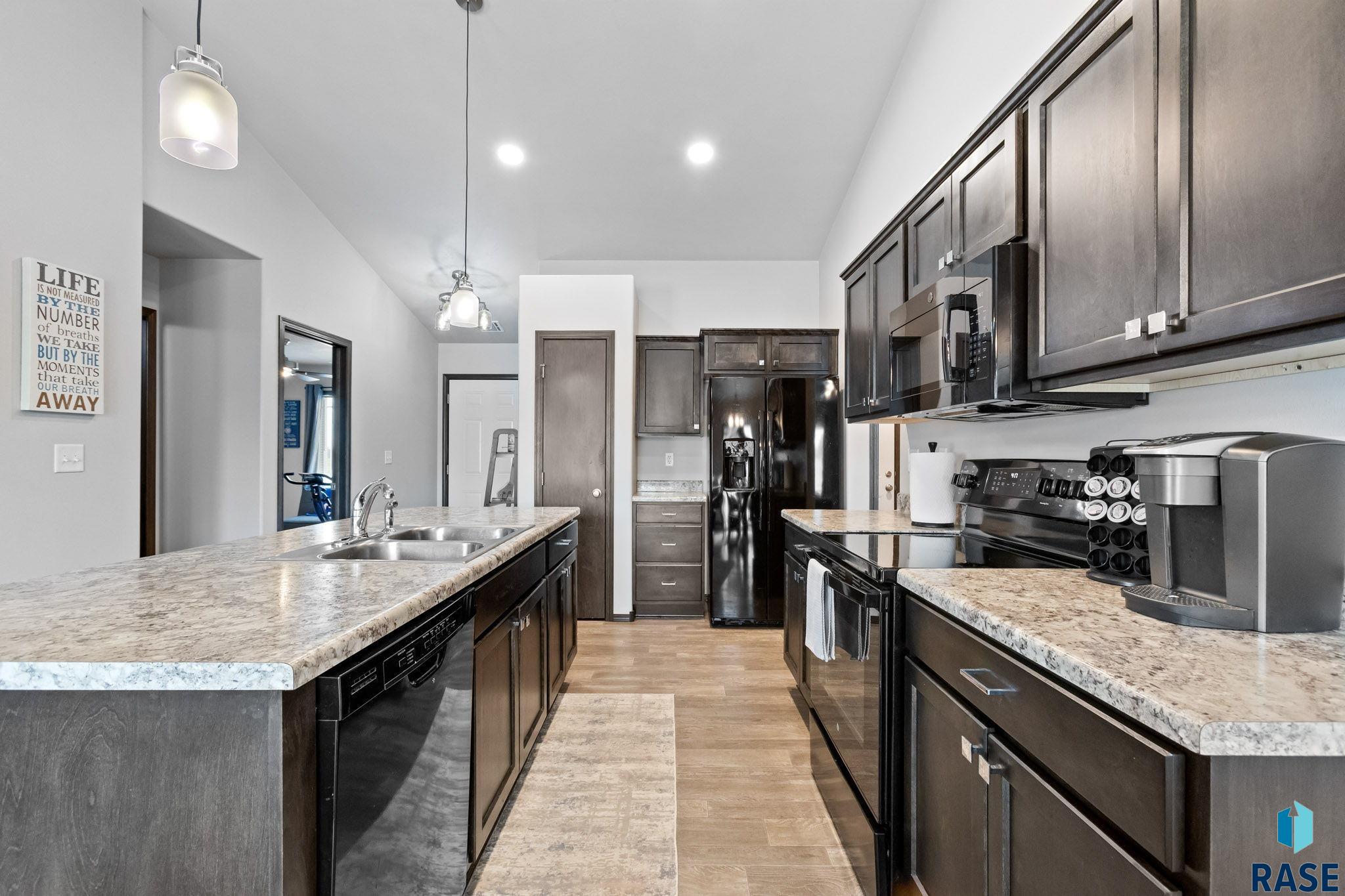 Townhouse in Sioux Falls SD 6702 W Gresford Pl Place 4.jpg