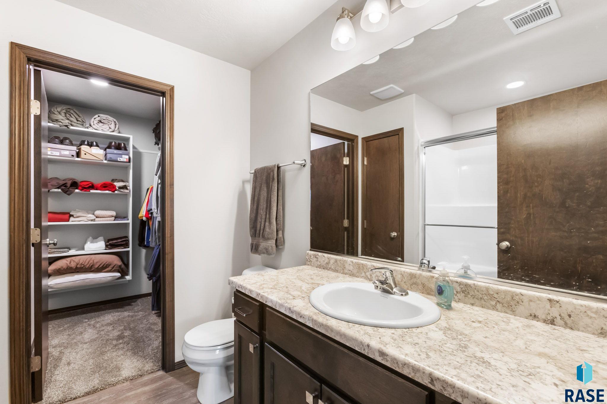 Townhouse in Sioux Falls SD 6702 W Gresford Pl Place 10.jpg