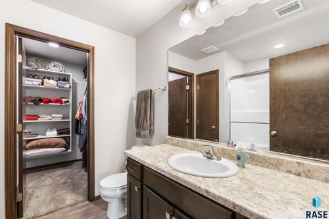 Townhouse in Sioux Falls SD 6702 W Gresford Pl Place 10.jpg