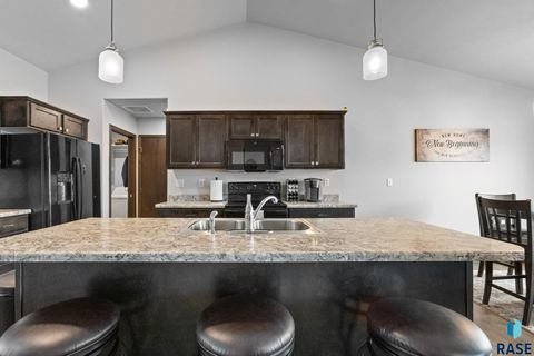 Townhouse in Sioux Falls SD 6702 W Gresford Pl Place 3.jpg