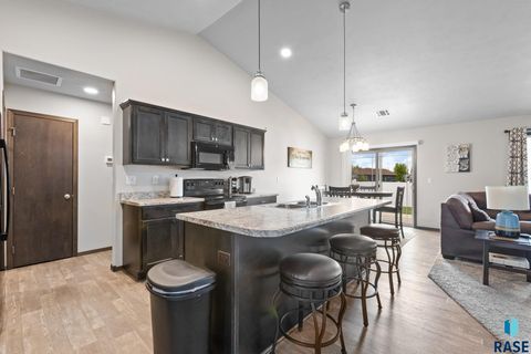 Townhouse in Sioux Falls SD 6702 W Gresford Pl Place 1.jpg