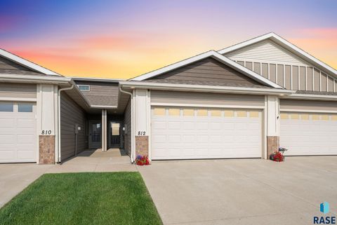 Townhouse in Sioux Falls SD 812 E El Dorado Ct Court.jpg