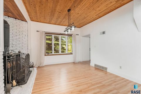 Single Family Residence in Beaver Creek MN 696 20th Ave Avenue 10.jpg