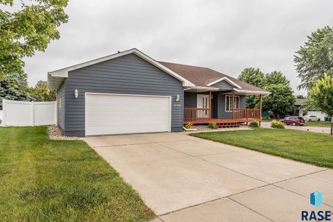 Single Family Residence in Sioux Falls SD 4100 N Jans Dr Drive.jpg