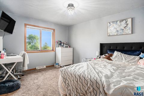 Single Family Residence in Lennox SD 46687 276th St Street 18.jpg