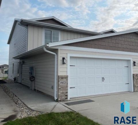 Townhouse in Sioux Falls SD 9624 W Tunis Dr Drive.jpg