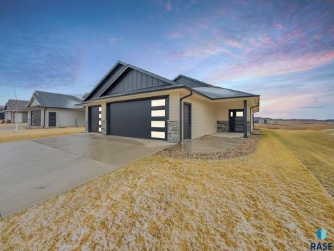 Single Family Residence in Sioux Falls SD 1604 N Marlowe Ave Avenue.jpg