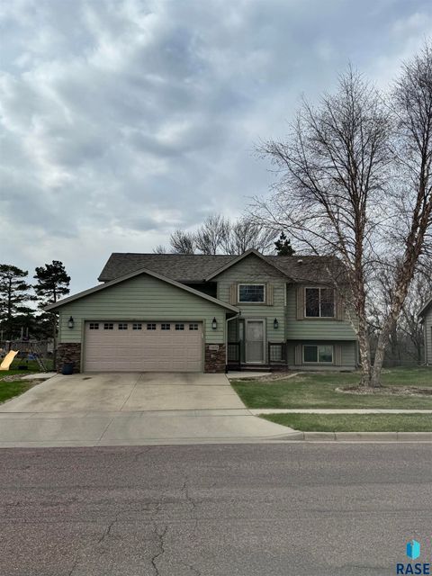 Single Family Residence in Sioux Falls SD 7605 W 65th St Street.jpg