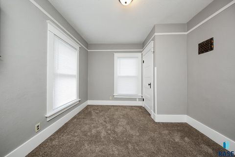 Single Family Residence in Luverne MN 504 N Cedar St Street 31.jpg