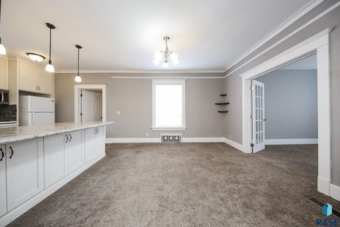 Single Family Residence in Luverne MN 504 N Cedar St Street 12.jpg
