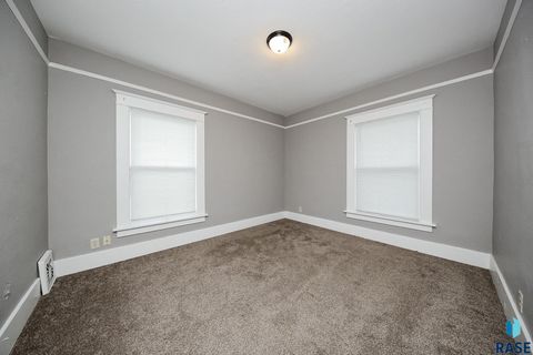 Single Family Residence in Luverne MN 504 N Cedar St Street 24.jpg