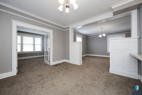 Single Family Residence in Luverne MN 504 N Cedar St Street 7.jpg