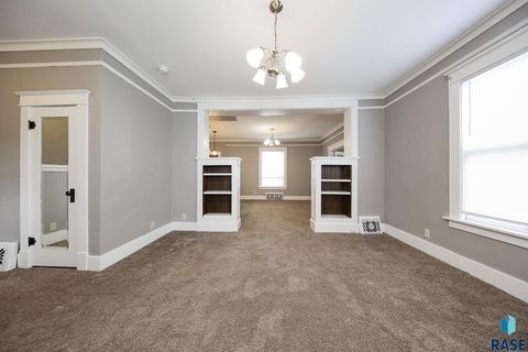 Single Family Residence in Luverne MN 504 N Cedar St Street 13.jpg
