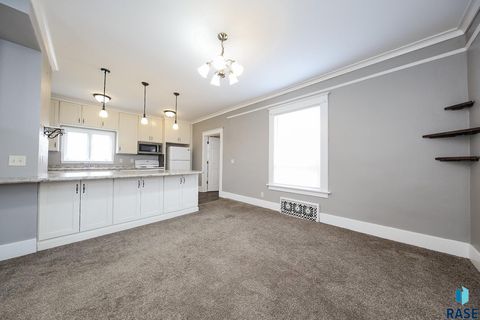 Single Family Residence in Luverne MN 504 N Cedar St Street 11.jpg