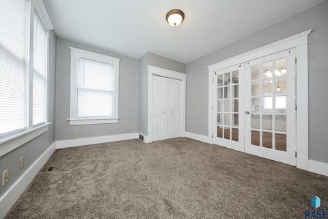Single Family Residence in Luverne MN 504 N Cedar St Street 9.jpg