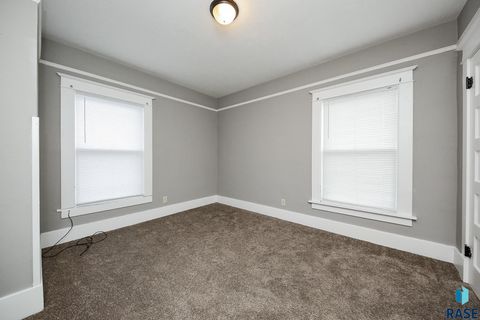 Single Family Residence in Luverne MN 504 N Cedar St Street 21.jpg