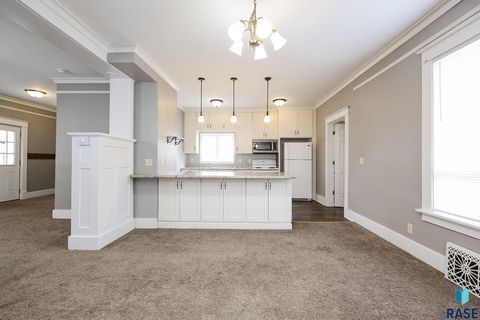 Single Family Residence in Luverne MN 504 N Cedar St Street 4.jpg