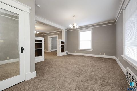 Single Family Residence in Luverne MN 504 N Cedar St Street 14.jpg