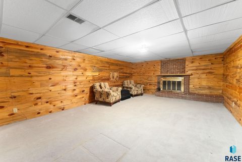 Single Family Residence in Sioux Falls SD 1209 S Lyndale Ave Avenue 41.jpg