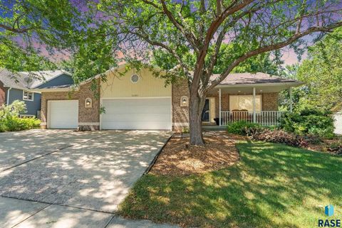 Single Family Residence in Sioux Falls SD 3601 S Genevieve Ave Avenue.jpg