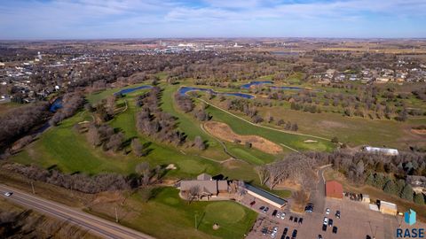 Apartment in Brandon SD 901 S Country Club Ave Avenue.jpg