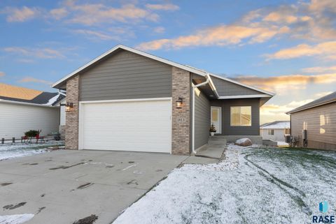 Single Family Residence in Sioux Falls SD 1813 E 71st St N Street.jpg