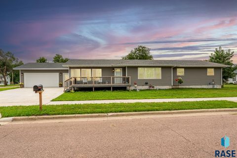 Single Family Residence in Canton SD 403 S Broadway St Street.jpg