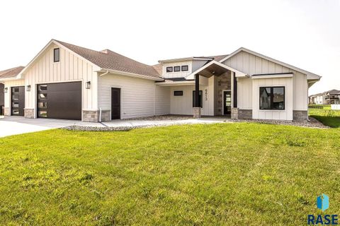 Single Family Residence in Sioux Falls SD 6613 E Corsair Dr Drive.jpg