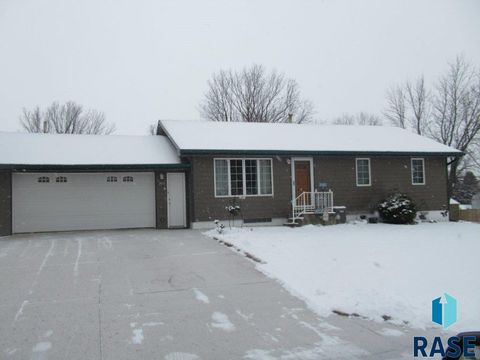 Single Family Residence in Beaver Creek MN 200 3rd Ave Avenue.jpg