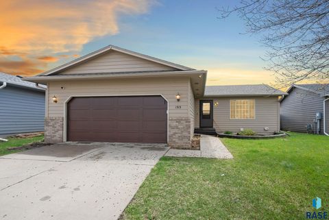 Single Family Residence in Sioux Falls SD 1313 E 71st St N Street.jpg
