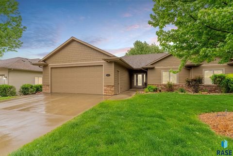 Townhouse in Sioux Falls SD 5616 S Shadow Wood Pl Place.jpg