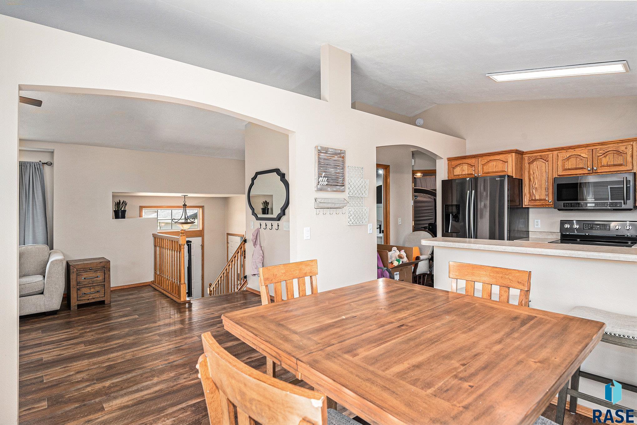 Single Family Residence in Sioux Falls SD 5104 S Carrick Ave Avenue 7.jpg