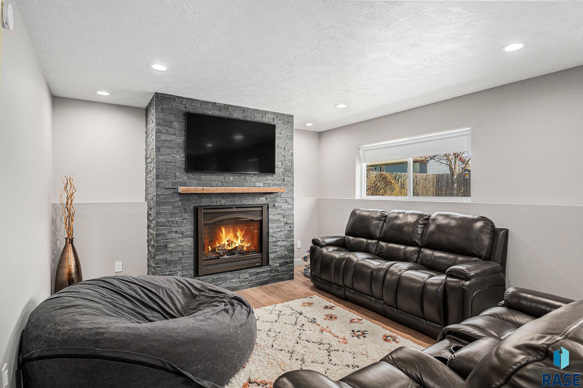 Single Family Residence in Sioux Falls SD 5104 S Carrick Ave Avenue 15.jpg