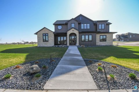 Single Family Residence in Sioux Falls SD 2100 N Marlowe Ave Avenue.jpg