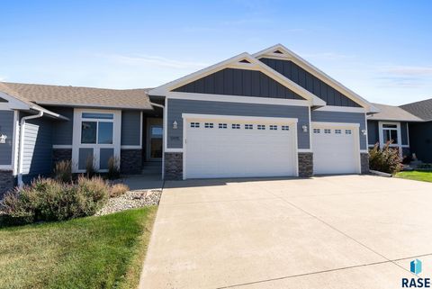 Townhouse in Sioux Falls SD 5915 W Yukon Trl Trail.jpg