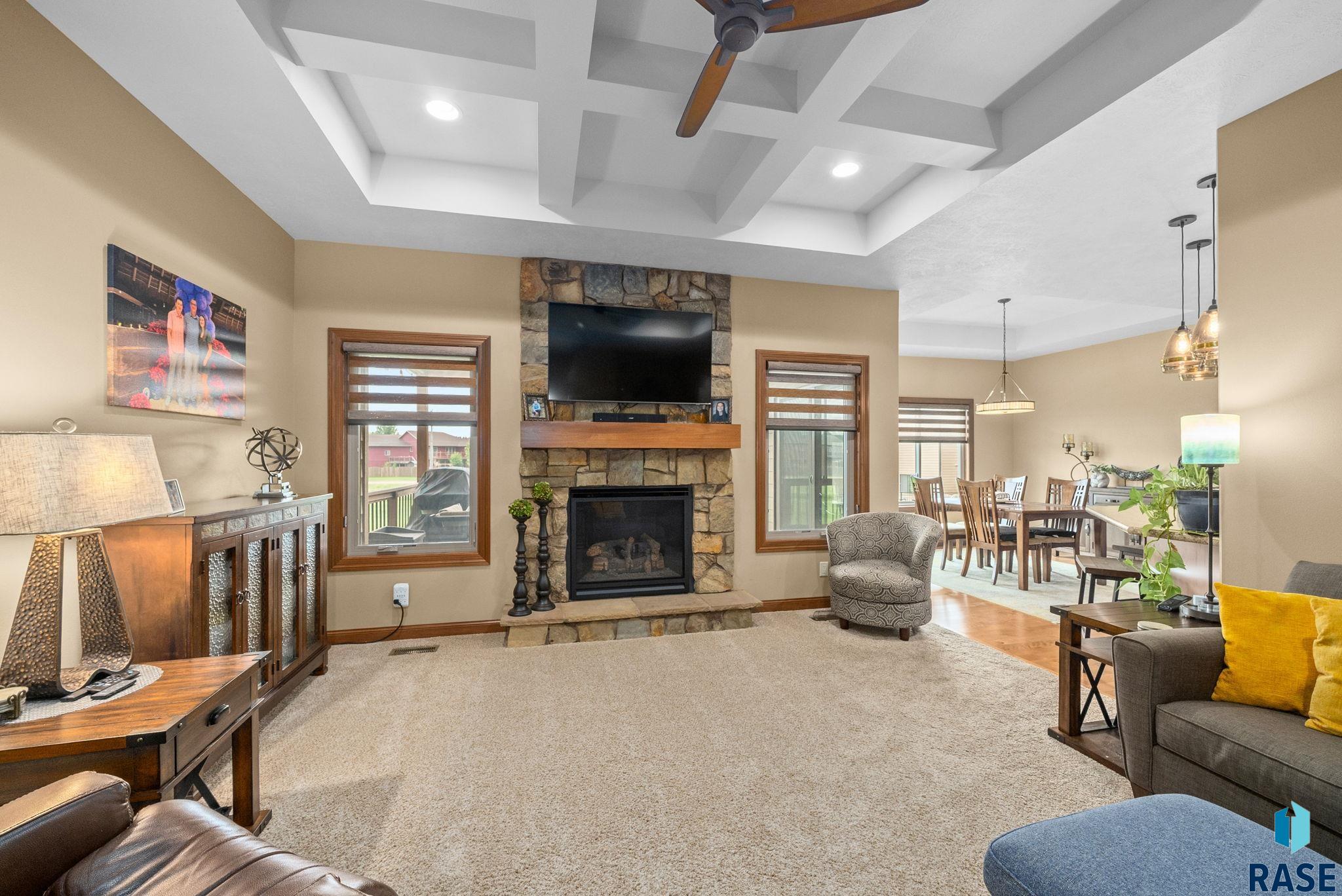 Single Family Residence in Sioux Falls SD 1316 S Monticello Ct Court 3.jpg