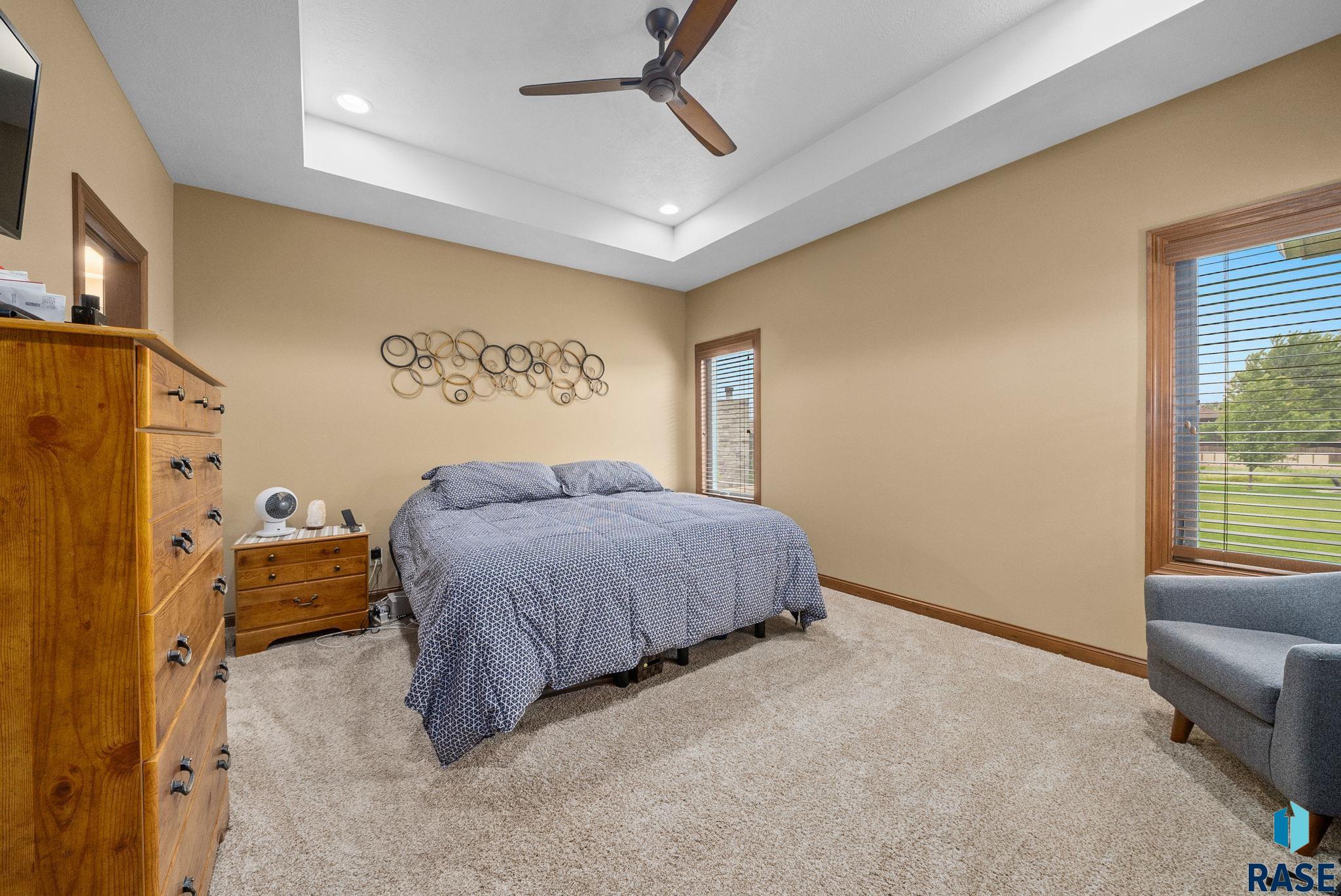Single Family Residence in Sioux Falls SD 1316 S Monticello Ct Court 13.jpg