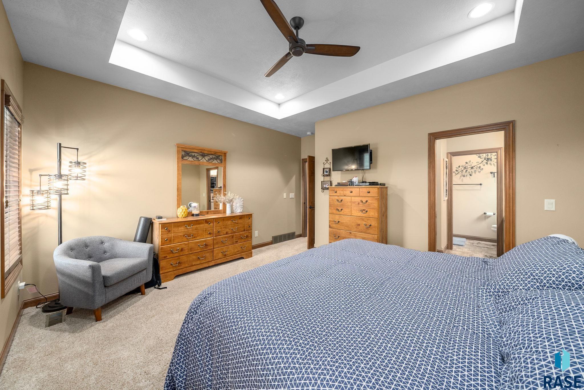 Single Family Residence in Sioux Falls SD 1316 S Monticello Ct Court 12.jpg