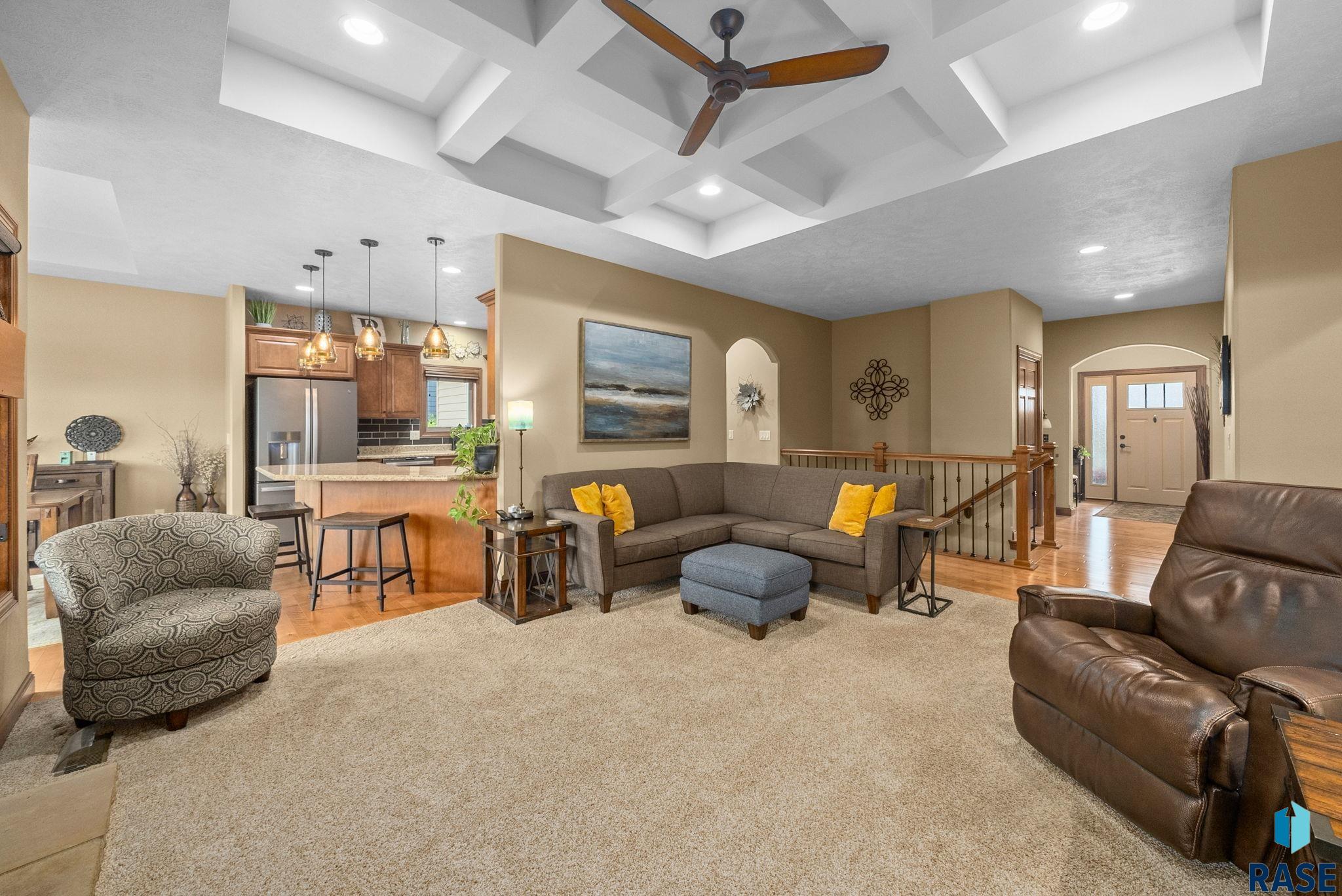 Single Family Residence in Sioux Falls SD 1316 S Monticello Ct Court 2.jpg
