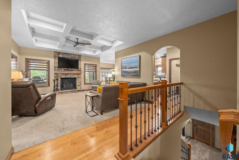 Single Family Residence in Sioux Falls SD 1316 S Monticello Ct Court 4.jpg